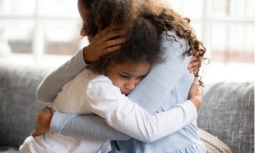 35 Important Things Every Parent Should Tell Their Child hug